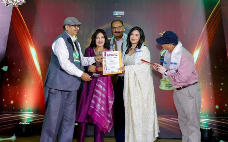 Ashra Kunwar Wins Best Female Pop Singer at 13th MusicKhabar Music Award 2082